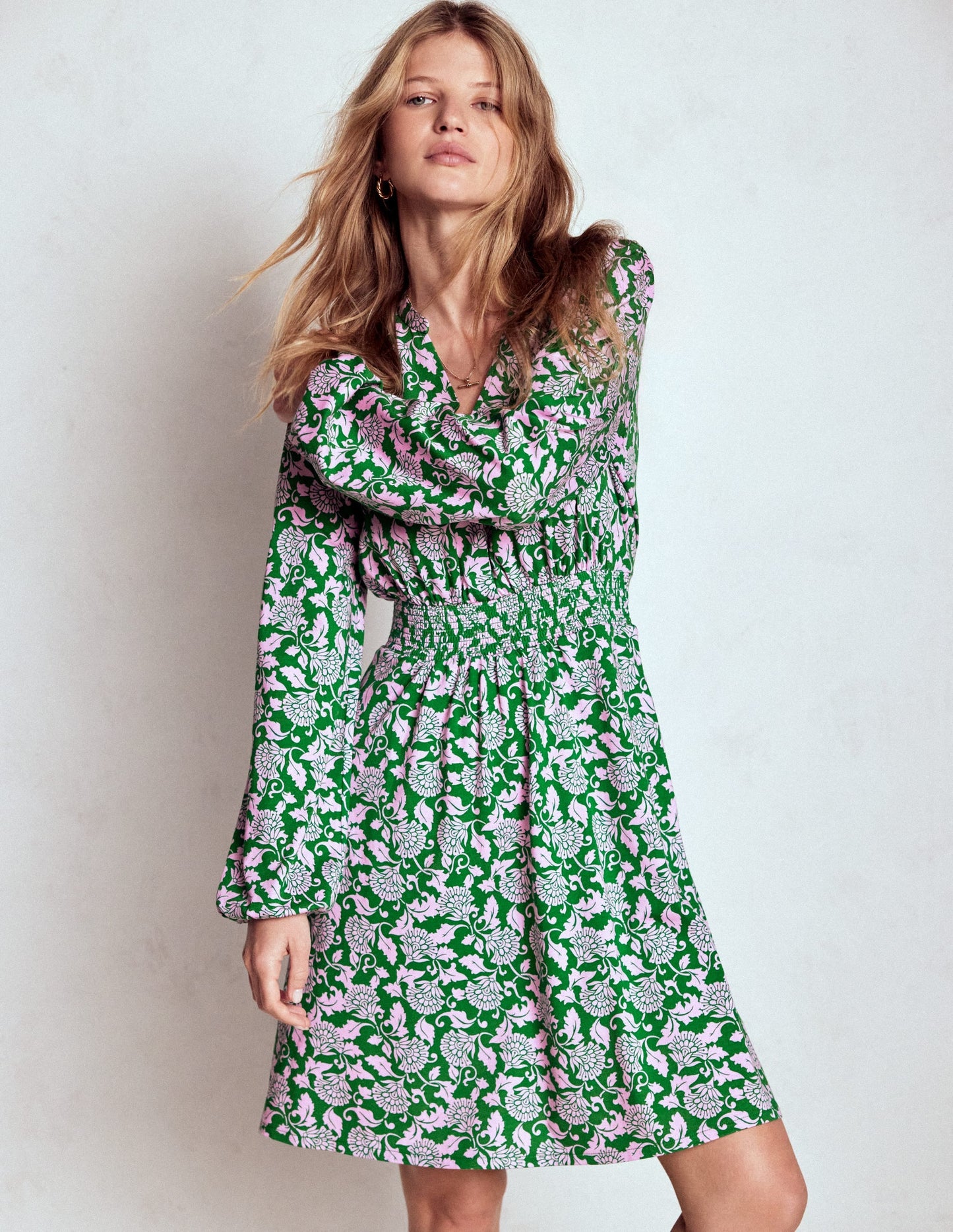 Sarah Short Jersey Dress-Rich Emerald, Ornate Vine